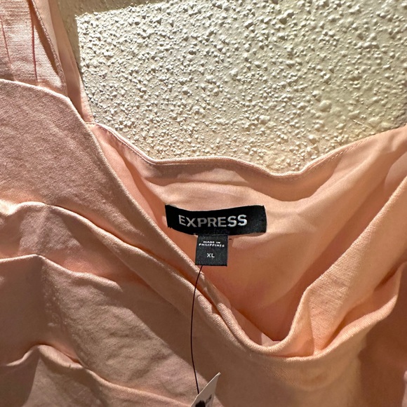 Express Linen Ruched Crop Top - Picture 3 of 8